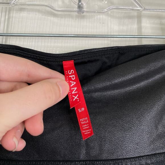 SPANX Faux Leather Leggings Size Small Petite High Rise Compression Slimming - Picture 4 of 7